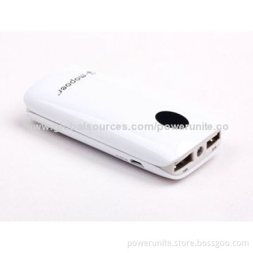 Dual USB Port Portable Mobile Charger for iPad/iPod/iPhone/Samsung Smartphone with 4,400mAh Capacity